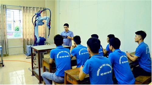 Khối ngành kỹ thuật: Điểm chuẩn ngày càng thấp, vì sao?