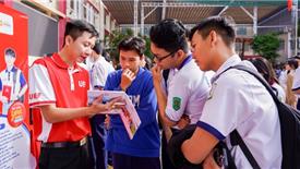Nhiều học sinh THPT chọn xét học bổng sớm vào UEF