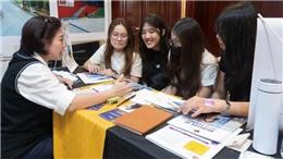 Giỏi ngoại ngữ nhưng vẫn gặp khó khi du học, phải làm sao?