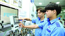 Chọn trường, chọn nghề trong bối cảnh sắp xếp bộ máy và AI lên ngôi