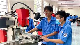 Học ngành công nghệ chiến lược nào sẽ được cấp học bổng và sinh hoạt phí?