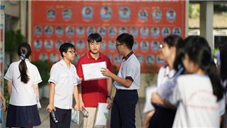 Nghịch lý tuyển sinh ở TPHCM: Trường danh giá vẫn đỏ mắt chờ học sinh