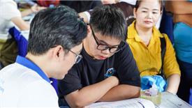 Nỗ lực chia sẻ gánh nặng với người học