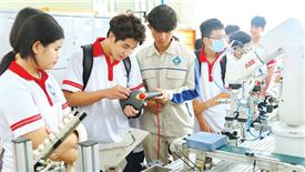 Tuyển sinh năm 2025: Trường nghề “hồi hộp” chờ kết quả lọc ảo