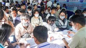 Điểm chuẩn nhiều ngành cao chót vót, vì sao?