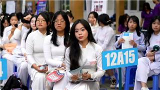 Nên chọn ngành nào để đăng ký xét tuyển đại học năm 2025?