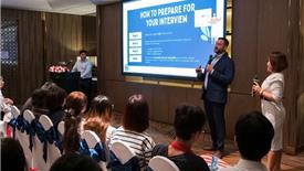 Xin visa du học Mỹ, viên chức lãnh sự dặn gì khi điền mạng xã hội?