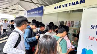 Nhiều việc làm lương từ 15 triệu đồng trở lên cho sinh viên mới ra trường