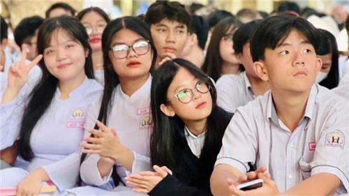 Tuyển sinh 2026: Một trường y bắt buộc môn toán, từ chối quy đổi IELTS