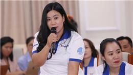 Nữ giáo viên nghẹn ngào khi bữa trưa của học trò chỉ có mèn mén và rau cải