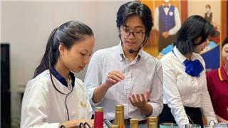 F&B khát nhân sự mùa cao điểm: Sinh viên ngành nào được săn đón?