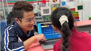 Chàng trai mù đoạt giải nhất hội thi tin học quốc gia