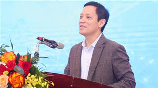 Giáo dục cần trở lại với những vấn đề bản chất xây dựng nền tảng cho con người