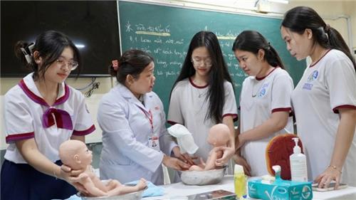 Quốc hội thông qua cấp học mới, ngang hàng với trung học phổ thông