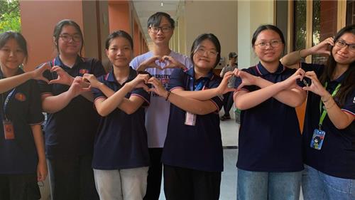 Sinh viên thực hiện dự án cân bằng học tập, tinh thần