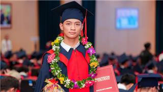 Chuyện đời của nam sinh tốt nghiệp kỹ sư công nghệ loại giỏi khiến thầy cô rưng rưng