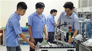 Giảng viên đồng cơ hữu khác gì giảng viên thỉnh giảng?