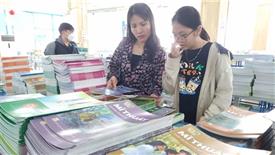 Nhà trường lên phương án thực hiện một bộ SGK thống nhất