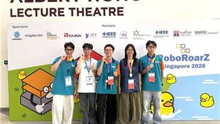 Sinh viên ĐH Kinh tế TP.HCM đoạt giải nhì cuộc thi lập trình robot 2026 tại Singapore