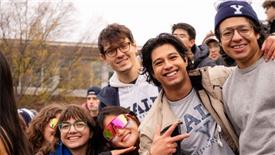 Đại học thuộc Ivy League miễn học phí và nhiều khoản khác cho sinh viên