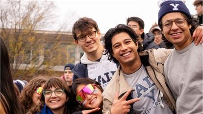 Đại học thuộc Ivy League miễn học phí và nhiều khoản khác cho sinh viên