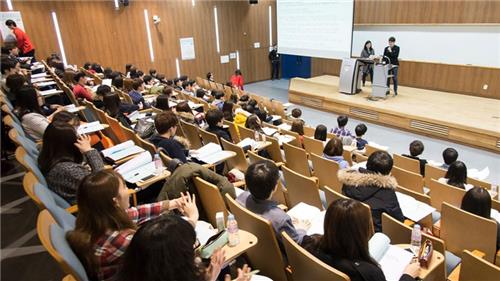 Trường hợp nào được xóa hoặc miễn chi phí bồi hoàn học bổng và chi phí đào tạo?