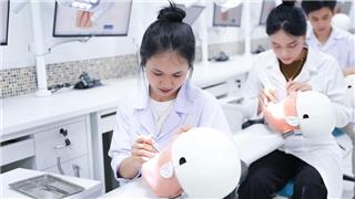 Nhiều trường xét tuyển môn tin học, giáo dục kinh tế và pháp luật cho ngành y khoa