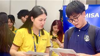 Vừa tốt nghiệp, có sinh viên thu nhập hàng trăm triệu đồng