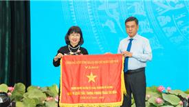 Trường ĐH Nguyễn Tất Thành – cơ sở ĐH duy nhất của TP. HCM được khen thưởng đơn vị xuất sắc phong trào thi đua năm học 2024 - 2025