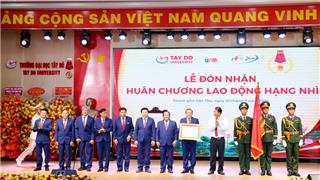 Trường Đại học Tây Đô đón nhận Huân chương Lao động hạng Nhì