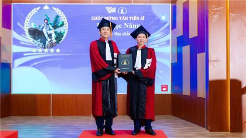 Tân tiến sĩ đầu tiên ngành Địa chất học của Trường ĐH Khoa học tự nhiên: 