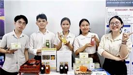 Sinh viên khởi nghiệp dùng AI để… bán trà, dạy lịch sử, ngăn lừa đảo online