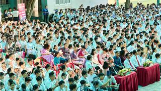 Tư vấn tuyển sinh “Cùng bạn định hướng tương lai 2026” tại Trường THPT Võ Văn Kiệt: Chọn ngành… khó bị AI thay thế.