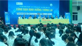 Hơn 600 học sinh Trường THPT Lương Văn Can, Q,8 đã được tư vấn hướng nghiệp tuyển sinh