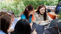 Đại học Kinh tế TPHCM công bố điểm chuẩn năm 2026, dao động từ 70 đến 97 điểm