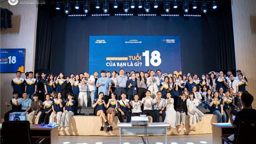 Tân sinh viên K21 Cao đẳng Bách khoa Bách Việt tràn đầy năng lượng tại chương trình “Tuổi 18 của bạn là gì?”
