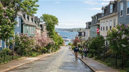 Du học Canada phải chứng minh gần 440 triệu đồng tiền sinh hoạt mỗi năm
