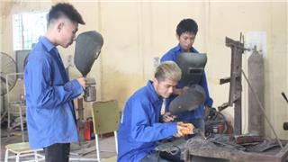Hướng nghiệp sát nhu cầu, trường nghề đổi mới cách thu hút người học vùng khó