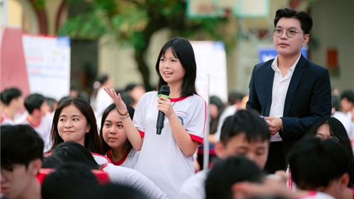 Khai mạc chương trình “Cùng bạn định hướng tương lai