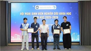Nữ sinh năm ba theo đuổi bài toán dữ liệu nhiều chiều