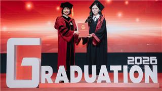 Cô gái Ngoại thương và dự án tiếng Anh cho học sinh khiếm thị