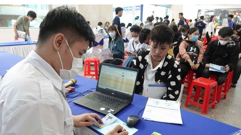 Nhiều trường đại học cho thí sinh nhập học trực tuyến