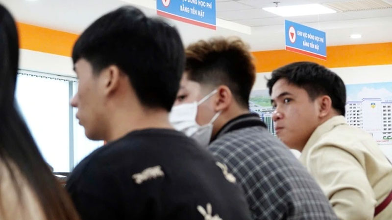 Trúng tuyển ĐH, nỗi lo gánh nặng chi phí