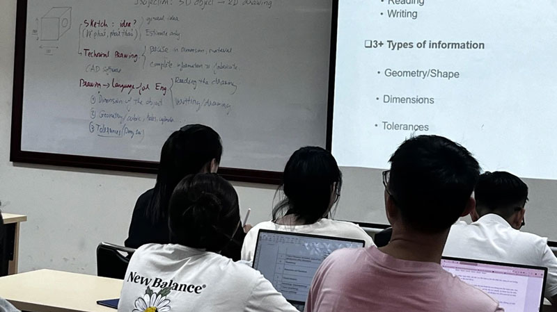 Đại học không nhàn, sinh viên choáng khi ngày nào cũng kiểm tra