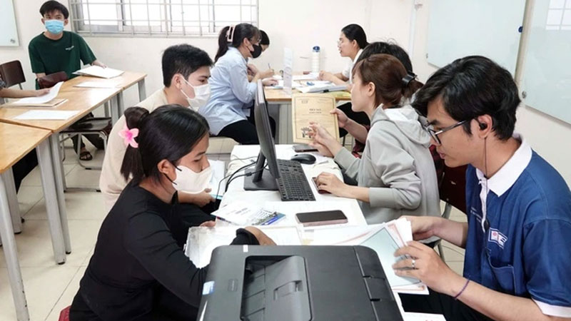 Giúp tân sinh viên tiếp cận cách học mới