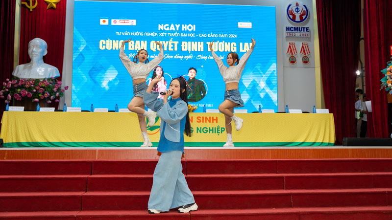 Được… nhiều thứ khi đến Ngày hội tư vấn hướng nghiệp tuyển sinh Cùng bạn quyết định tương lai 2025!