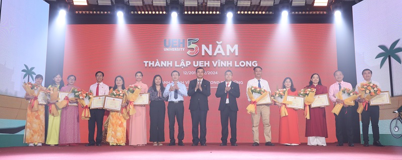 Phân hiệu Đại học Kinh tế TP.HCM tỉnh Vĩnh Long