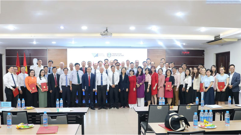 Gần 30 giám đốc, phó giám đốc các bệnh viện làm trưởng, phó bộ môn một trường y