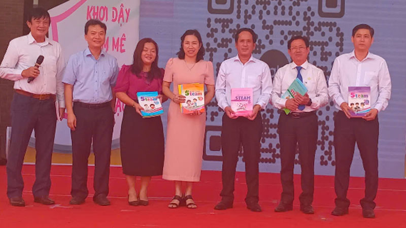 Tích hợp giáo dục kỹ năng công dân số vào bài học STEM