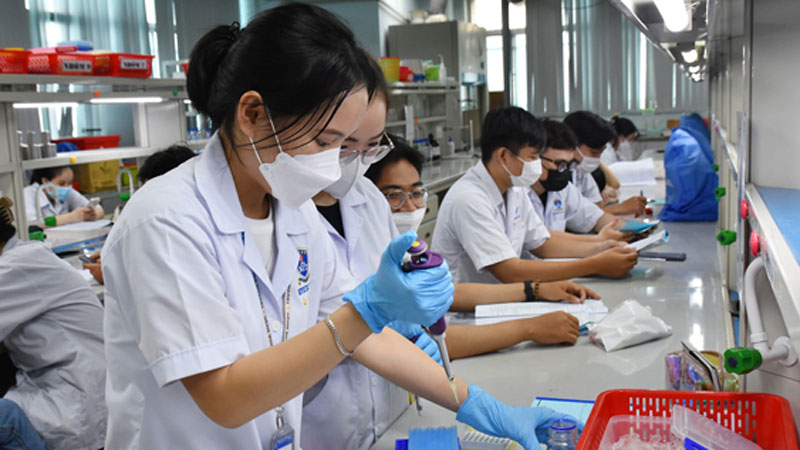 Khối y dược mở ngành mới, thêm tổ hợp xét tuyển
